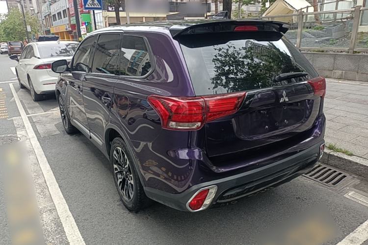 Used Mitsubishi Outlander 2020 2.0L Two-Wheel Drive Comfort Edition 5 Seats Rear Left 45 Deg