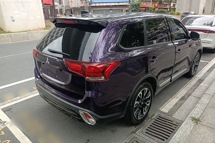 Used Mitsubishi Outlander 2020 2.0L Two-Wheel Drive Comfort Edition 5 Seats Rear Right 45 Deg
