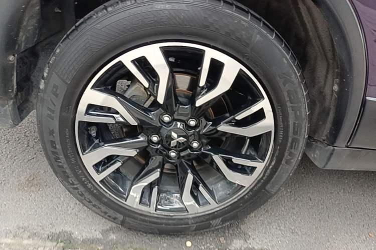 Used Mitsubishi Outlander 2020 2.0L Two-Wheel Drive Comfort Edition 5 Seats Right Rear Wheel Hub
