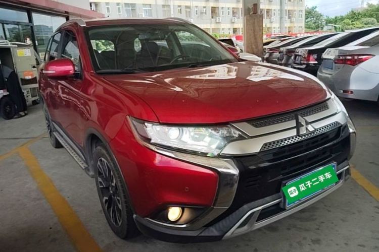 Used Mitsubishi Outlander 2020 2.0L Two-Wheel Drive Enjoyment Version 5 Seats Front Right 45 Deg