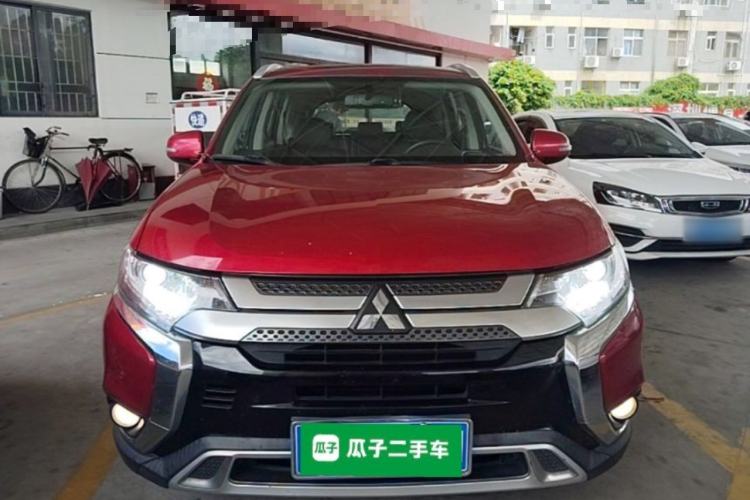 Used Mitsubishi Outlander 2020 2.0L Two-Wheel Drive Enjoyment Version 5 Seats Front