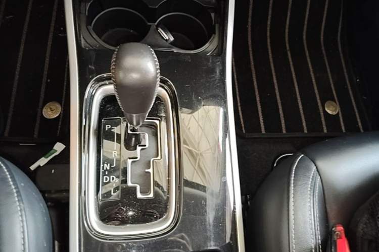 Used Mitsubishi Outlander 2020 2.0L Two-Wheel Drive Enjoyment Version 5 Seats Gear Lever