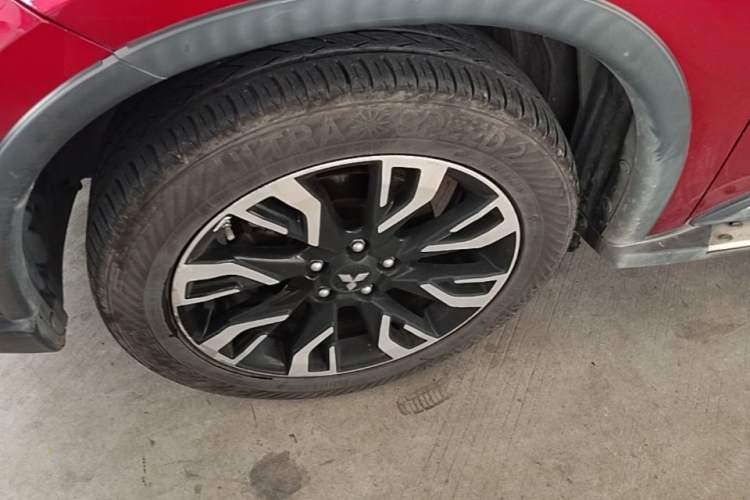 Used Mitsubishi Outlander 2020 2.0L Two-Wheel Drive Enjoyment Version 5 Seats Left Front Wheel Hub