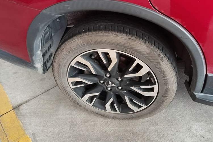 Used Mitsubishi Outlander 2020 2.0L Two-Wheel Drive Enjoyment Version 5 Seats Right Rear Wheel Hub