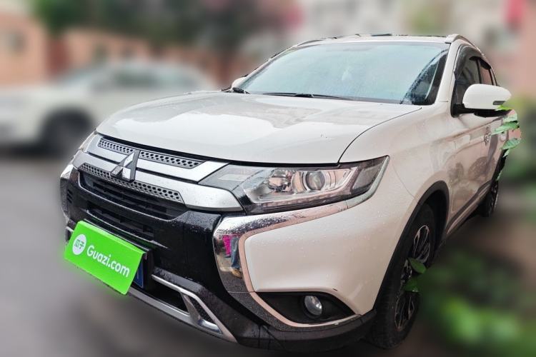 Used Mitsubishi Outlander 2020 2.0L Two-Wheel Drive Comfort Edition 7-Seater Guazi used car, China used car export, Used car for sale, Used  cars, Cheapest cars for sale
