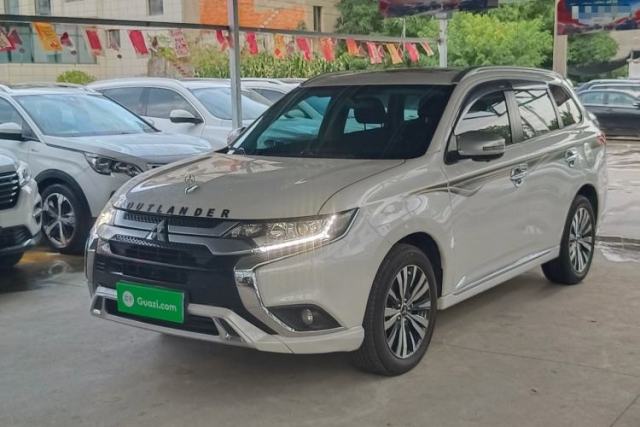 Used Mitsubishi Outlander 2020 2.0L Two-Wheel Drive Comfort Edition 7-Seater