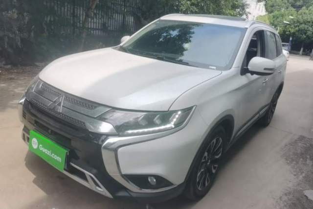 Used Mitsubishi Outlander 2020 2.4L 4x4 Zhi Xiang Edition 5 Seats