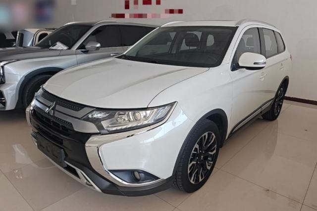Mitsubishi Outlander 2020 2.0L Two-Wheel Drive Comfort Edition 7-Seater مستعملة