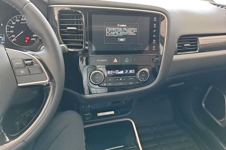 Used Mitsubishi Outlander 2020 2.0L Two-Wheel Drive Enjoyment Version 5 Seats Audio And AC Panel