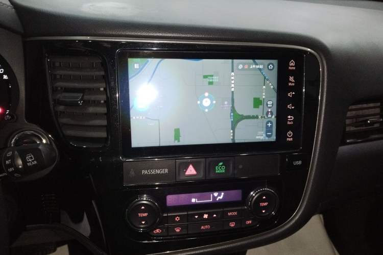 Used Mitsubishi Outlander 2020 2.4L 4x4 Zhi Xiang Edition 5 Seats Audio And AC Panel