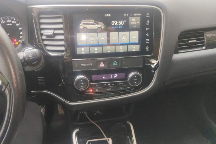 Used Mitsubishi Outlander 2020 2.0L Two-Wheel Drive Enjoyment Version 5 Seats Audio And AC Panel