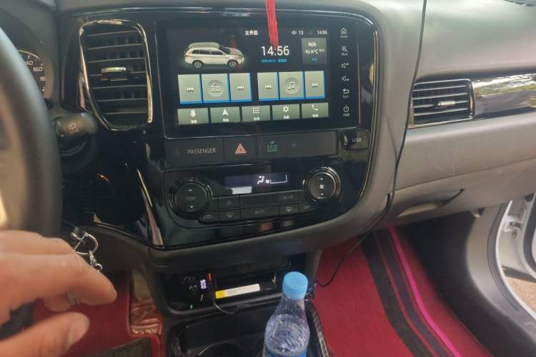Used Mitsubishi Outlander 2020 2.0L Two-Wheel Drive Comfort Edition 5 Seats Audio And AC Panel