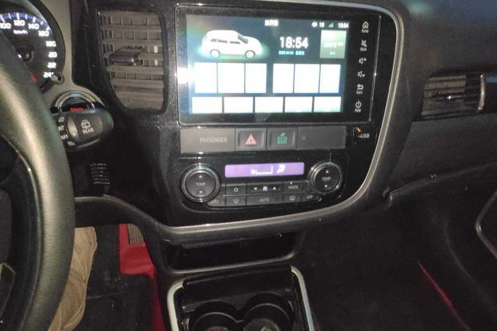 Used Mitsubishi Outlander 2020 2.0L Two-Wheel Drive Enjoyment Version 5 Seats Audio And AC Panel