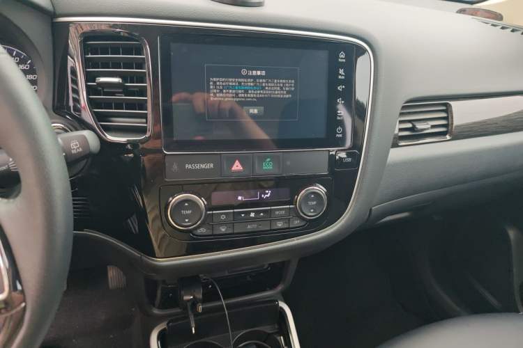 Used Mitsubishi Outlander 2020 2.0L Two-Wheel Drive Enjoyment Version 5 Seats Audio And AC Panel