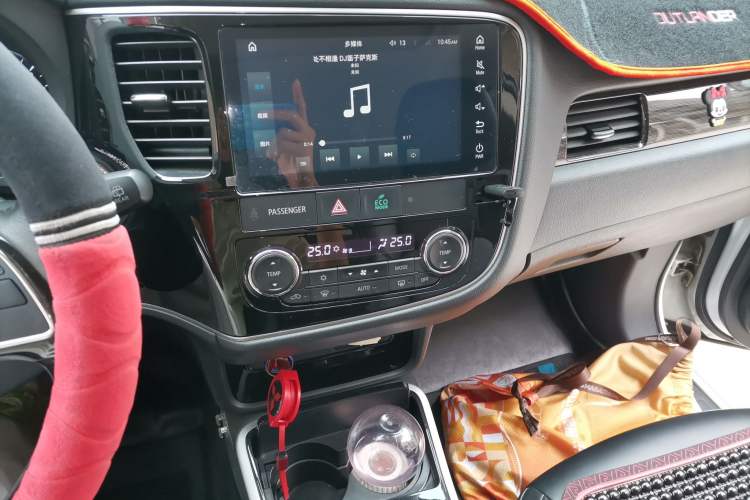 Used Mitsubishi Outlander 2020 2.0L Two-Wheel Drive Enjoyment Version 5 Seats Audio And AC Panel