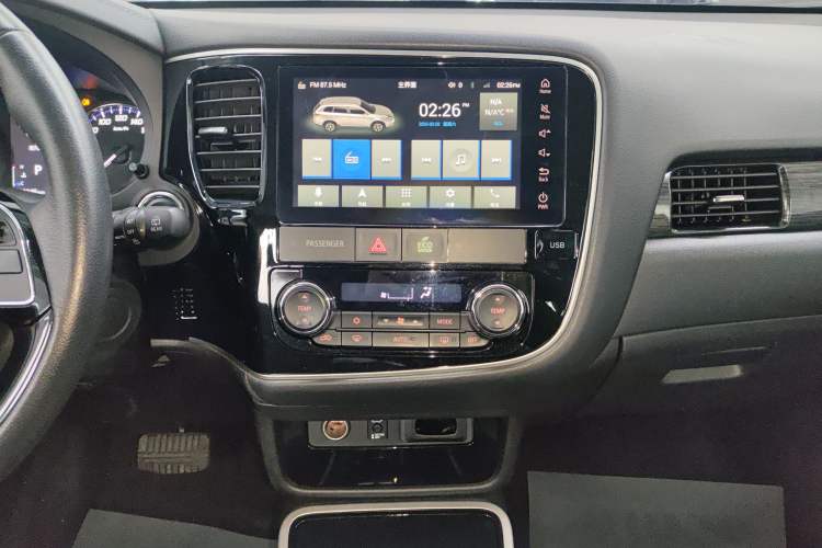 Used Mitsubishi Outlander 2020 2.4L 4x4 Zhi Xiang Edition 7-Seater Audio And AC Panel