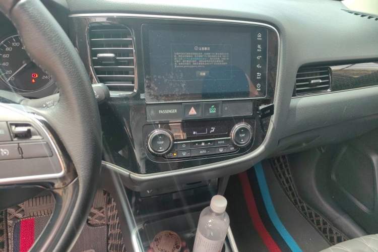 Used Mitsubishi Outlander 2020 2.0L Two-Wheel Drive Enjoyment Version 5 Seats Audio And AC Panel