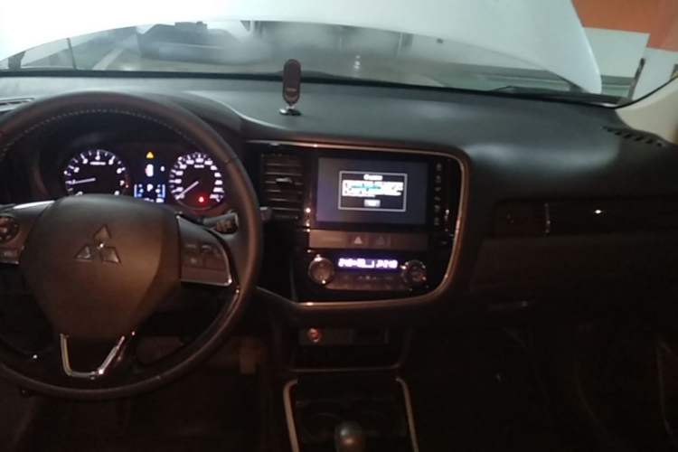 Used Mitsubishi Outlander 2020 2.0L Two-Wheel Drive Enjoyment Version 5 Seats Audio And AC Panel