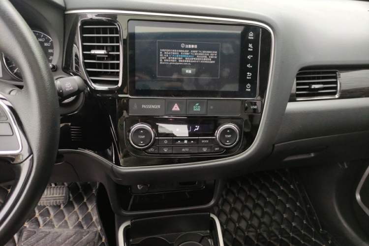 Used Mitsubishi Outlander 2020 2.0L Two-Wheel Drive Enjoyment Version 5 Seats Audio And AC Panel
