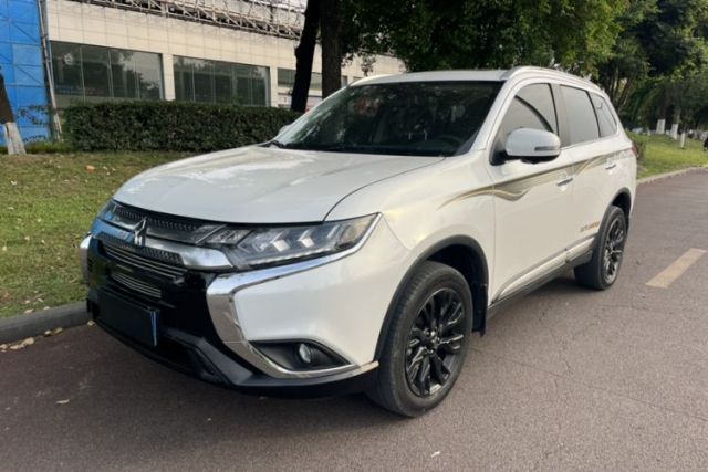 Used Mitsubishi Outlander 2020 2.4L 4x4 Zhi Xiang Edition 7-Seater