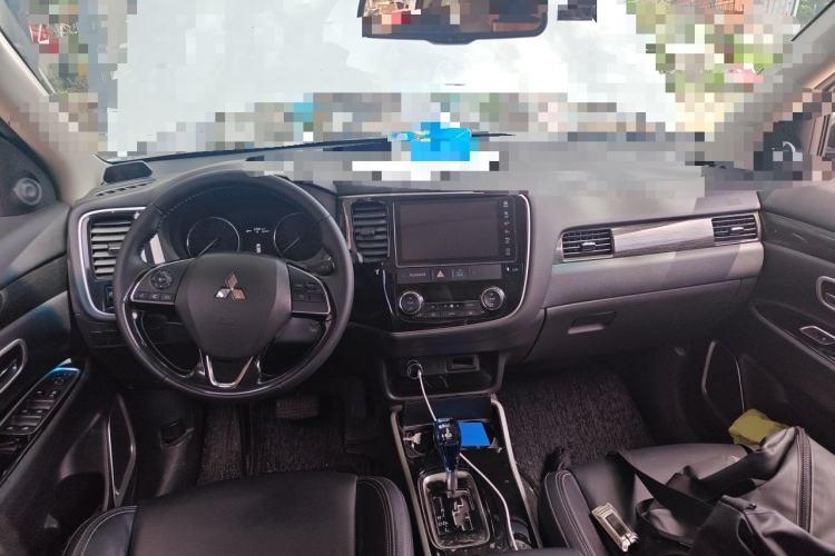 Used Mitsubishi Outlander 2020 2.0L Two-Wheel Drive Enjoyment Version 5 Seats Center Console