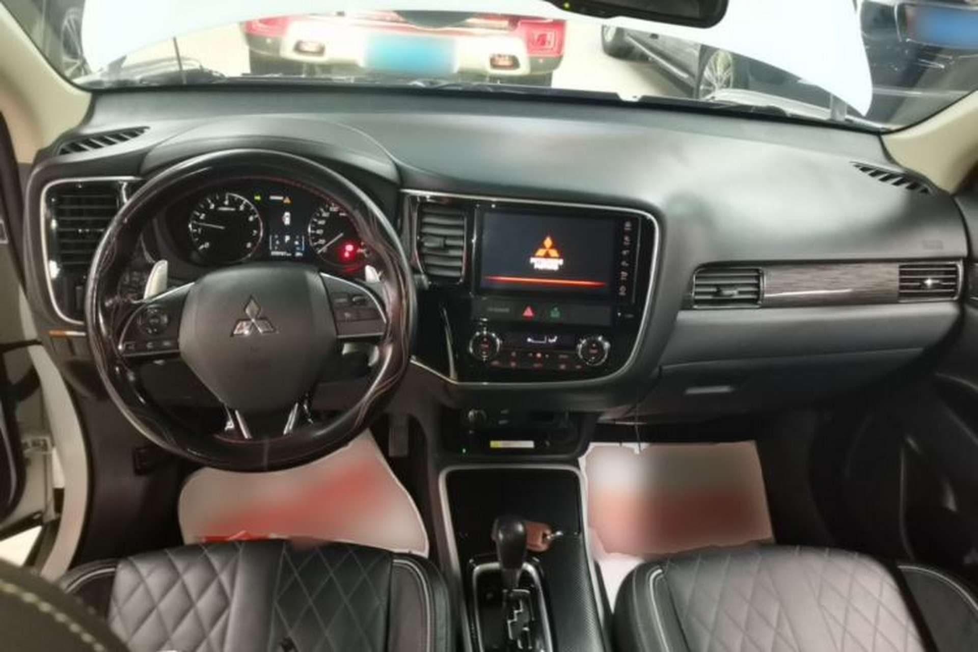 Used Mitsubishi Outlander 2020 2.4L 4x4 Zhi Xiang Edition 5 Seats Center Console