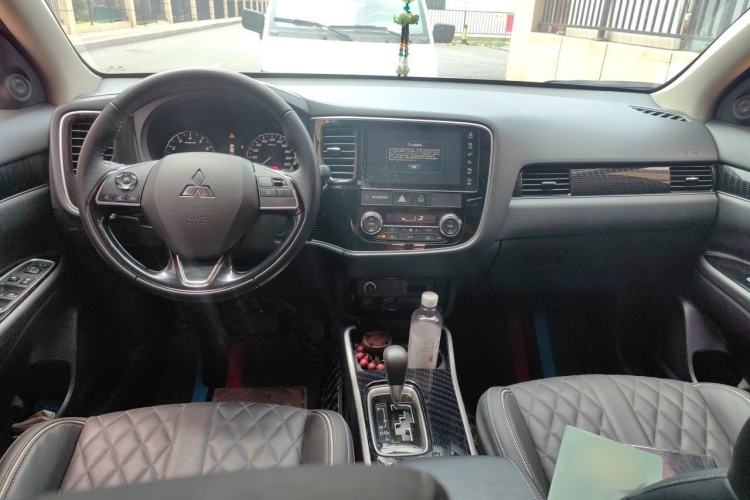 Used Mitsubishi Outlander 2020 2.0L Two-Wheel Drive Enjoyment Version 5 Seats Center Console