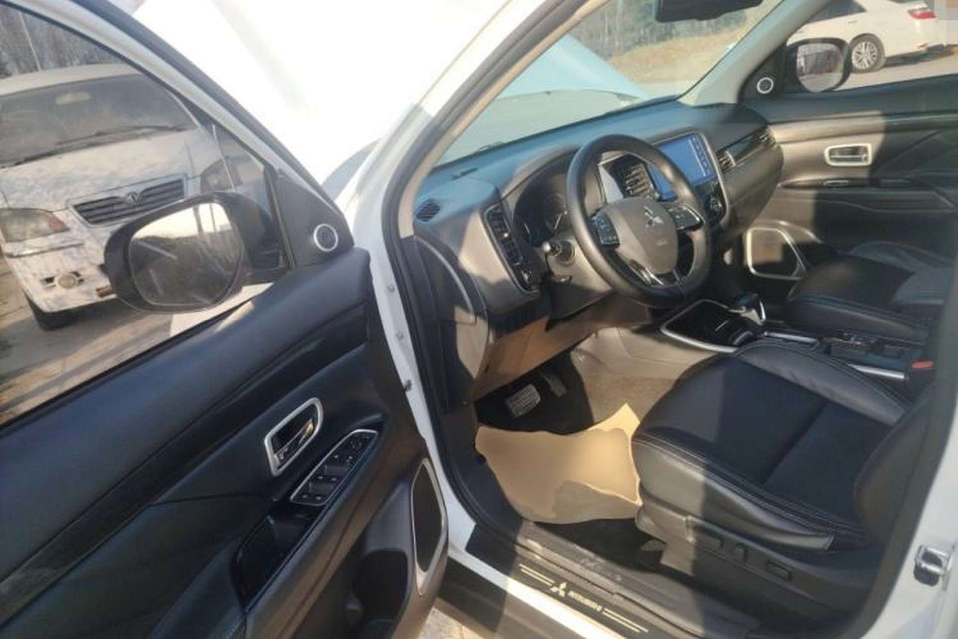 Used Mitsubishi Outlander 2020 2.0L Two-Wheel Drive Comfort Edition 7-Seater Driver Seat