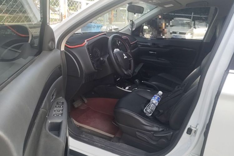 Used Mitsubishi Outlander 2020 2.0L Two-Wheel Drive Comfort Edition 5 Seats Driver Seat
