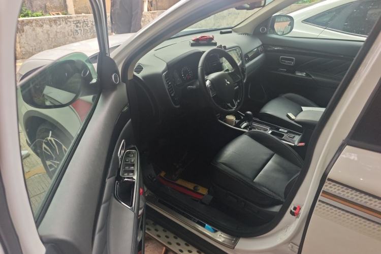Used Mitsubishi Outlander 2020 2.0L Two-Wheel Drive Enjoyment Version 5 Seats Driver Seat