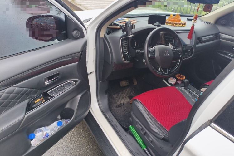 Used Mitsubishi Outlander 2020 2.4L 4x4 Zhi Xiang Edition 5 Seats Driver Seat