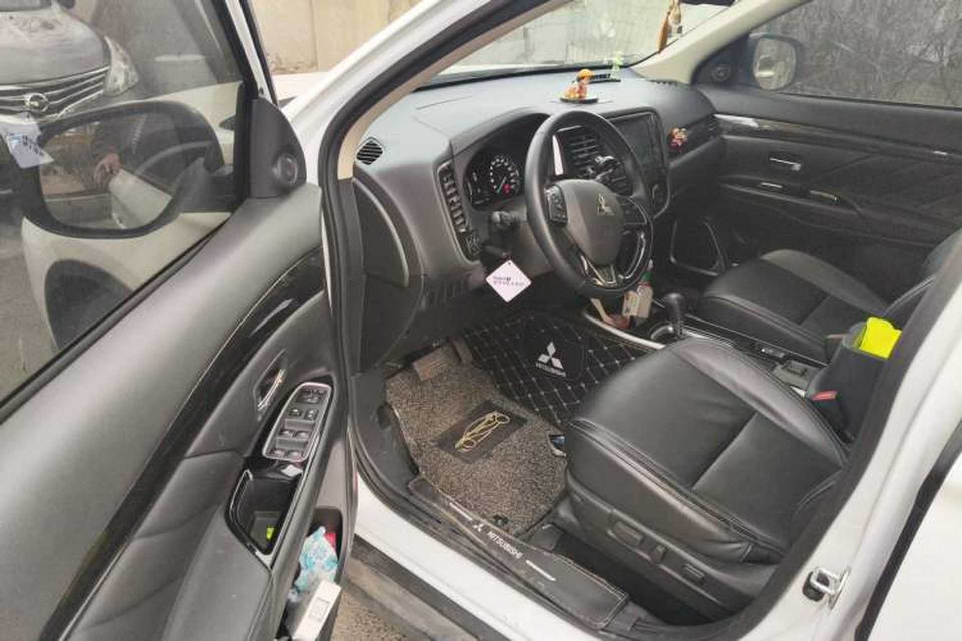 Used Mitsubishi Outlander 2020 2.0L Two-Wheel Drive Enjoyment Version 5 Seats Driver Seat
