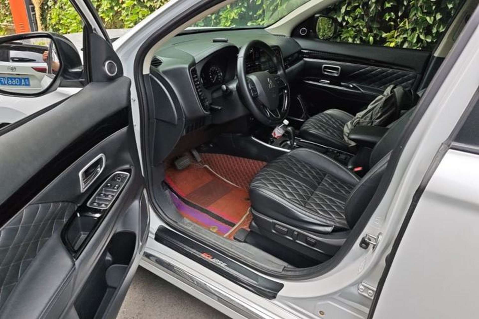 Used Mitsubishi Outlander 2020 2.0L Two-Wheel Drive Comfort Edition 7-Seater Driver Seat
