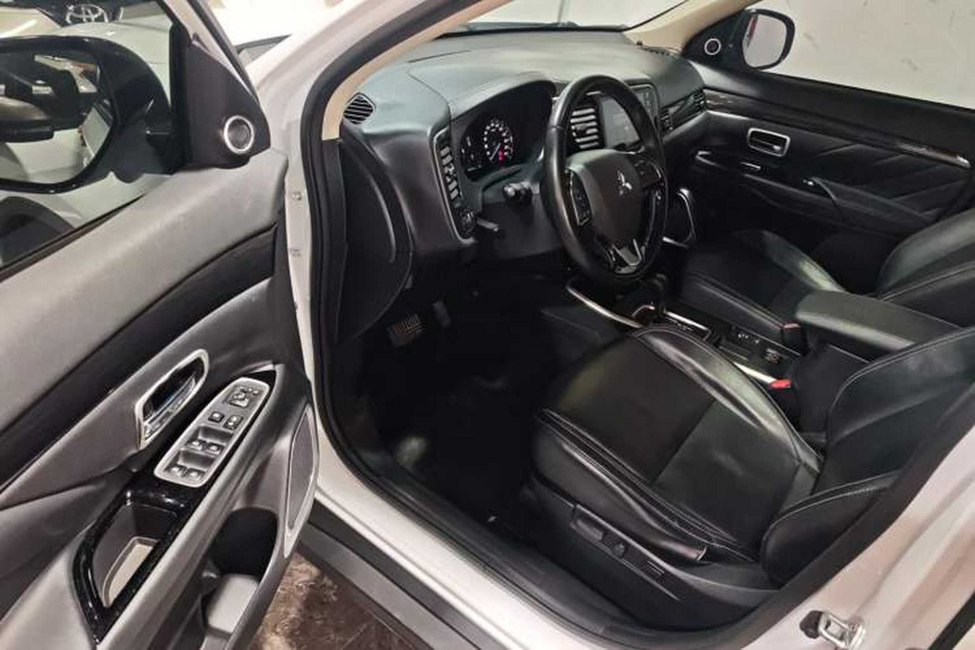 Used Mitsubishi Outlander 2020 2.0L Two-Wheel Drive Enjoyment Version 5 Seats Driver Seat