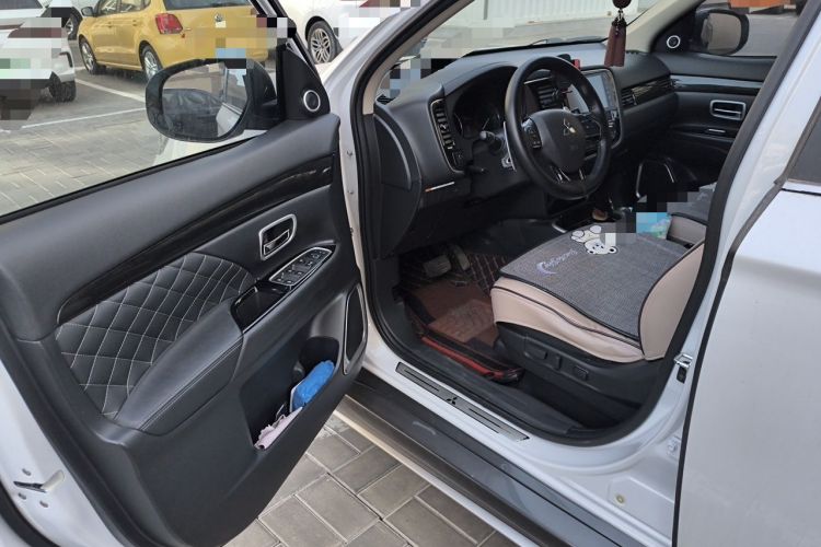 Used Mitsubishi Outlander 2020 2.4L 4x4 Zhi Xiang Edition 5 Seats Driver Seat