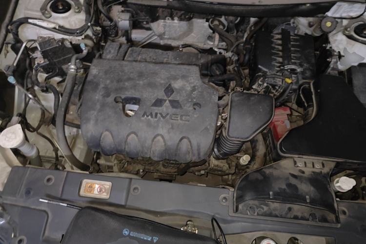 Used Mitsubishi Outlander 2020 2.0L Two-Wheel Drive Comfort Edition 7-Seater Engine Bay