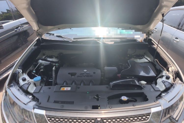Used Mitsubishi Outlander 2020 2.4L 4x4 Zhi Xiang Edition 5 Seats Engine Bay