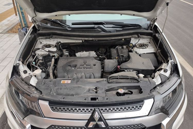 Used Mitsubishi Outlander 2020 2.4L 4x4 Zhi Xiang Edition 5 Seats Engine Bay