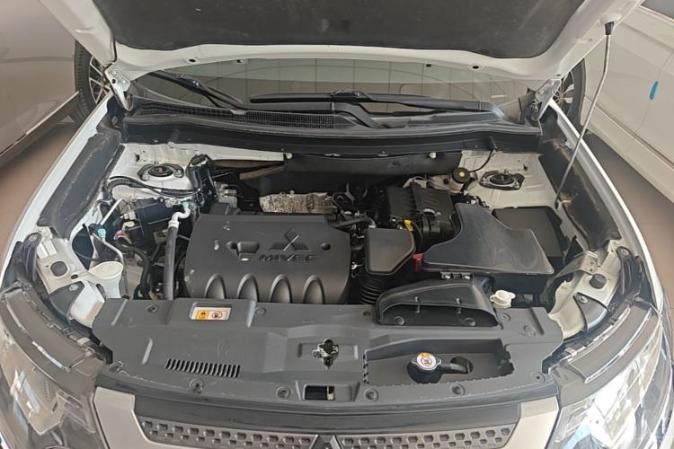 Used Mitsubishi Outlander 2020 2.0L Two-Wheel Drive Comfort Edition 7-Seater Engine Bay