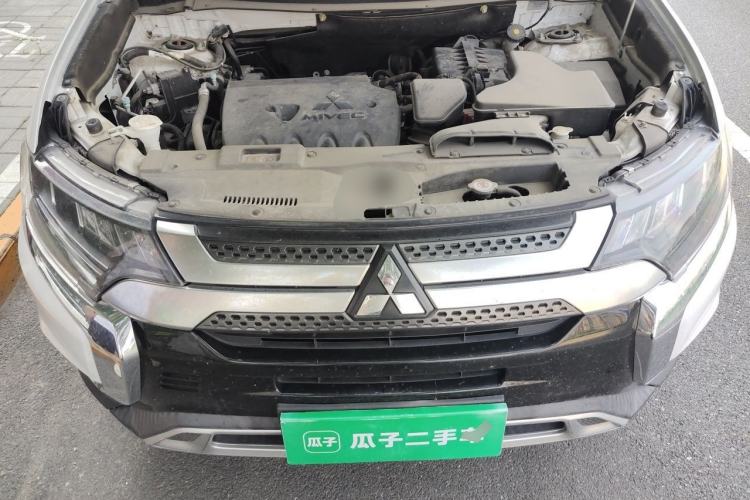 Used Mitsubishi Outlander 2020 2.4L 4x4 Zhi Xiang Edition 5 Seats Engine Bay