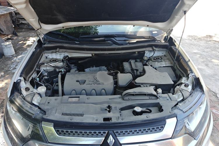Used Mitsubishi Outlander 2020 2.0L Two-Wheel Drive Enjoyment Version 5 Seats Engine Bay