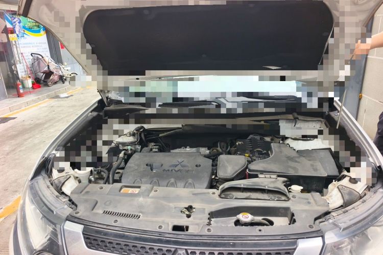 Used Mitsubishi Outlander 2020 2.0L Two-Wheel Drive Comfort Edition 7-Seater Engine Bay