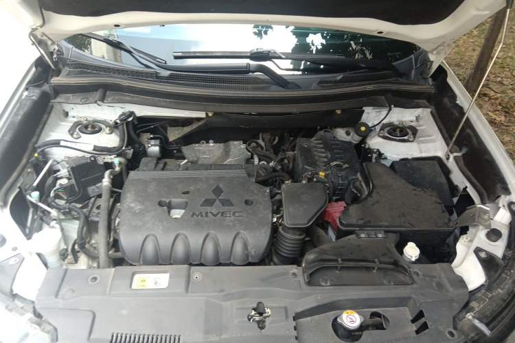Used Mitsubishi Outlander 2020 2.0L Two-Wheel Drive Comfort Edition 7-Seater Engine Bay