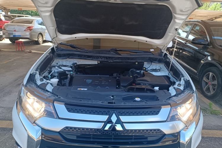 Used Mitsubishi Outlander 2020 2.0L Two-Wheel Drive Comfort Edition 5 Seats Engine Bay