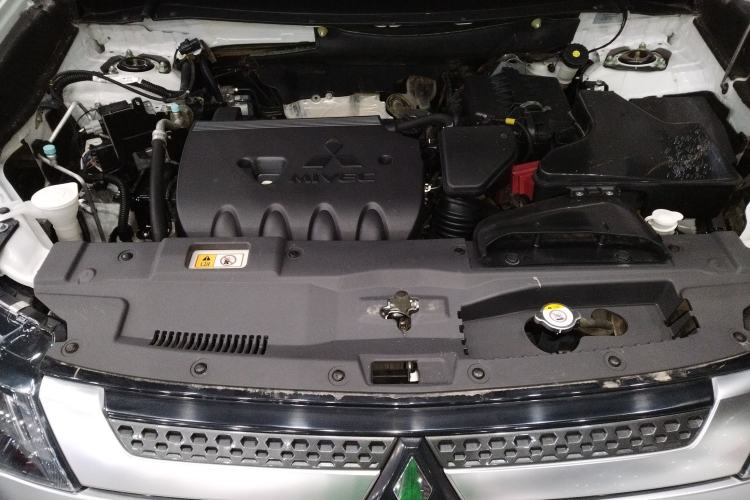 Used Mitsubishi Outlander 2020 2.4L 4x4 Zhi Xiang Edition 5 Seats Engine Bay