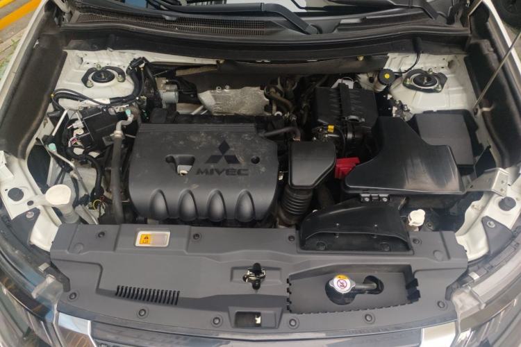 Used Mitsubishi Outlander 2020 2.4L 4x4 Zhi Xiang Edition 7-Seater Engine Bay