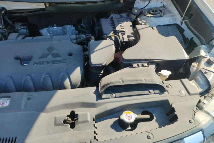 Used Mitsubishi Outlander 2020 2.4L 4x4 Zhi Xiang Edition 7-Seater Engine Bay Left