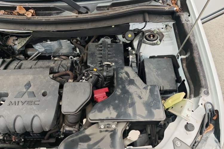 Used Mitsubishi Outlander 2020 2.0L Two-Wheel Drive Enjoyment Version 5 Seats Engine Bay Left