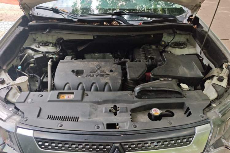 Used Mitsubishi Outlander 2020 2.4L 4x4 Zhi Xiang Edition 7-Seater Engine Bay