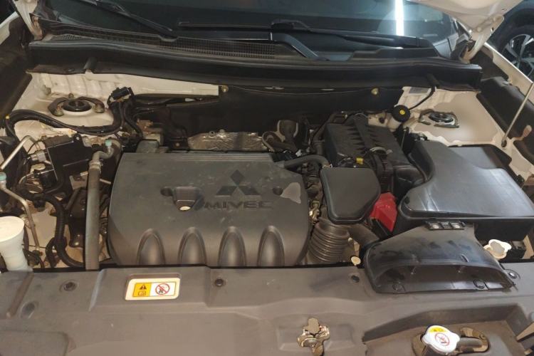 Used Mitsubishi Outlander 2020 2.0L Two-Wheel Drive Comfort Edition 7-Seater Engine Bay